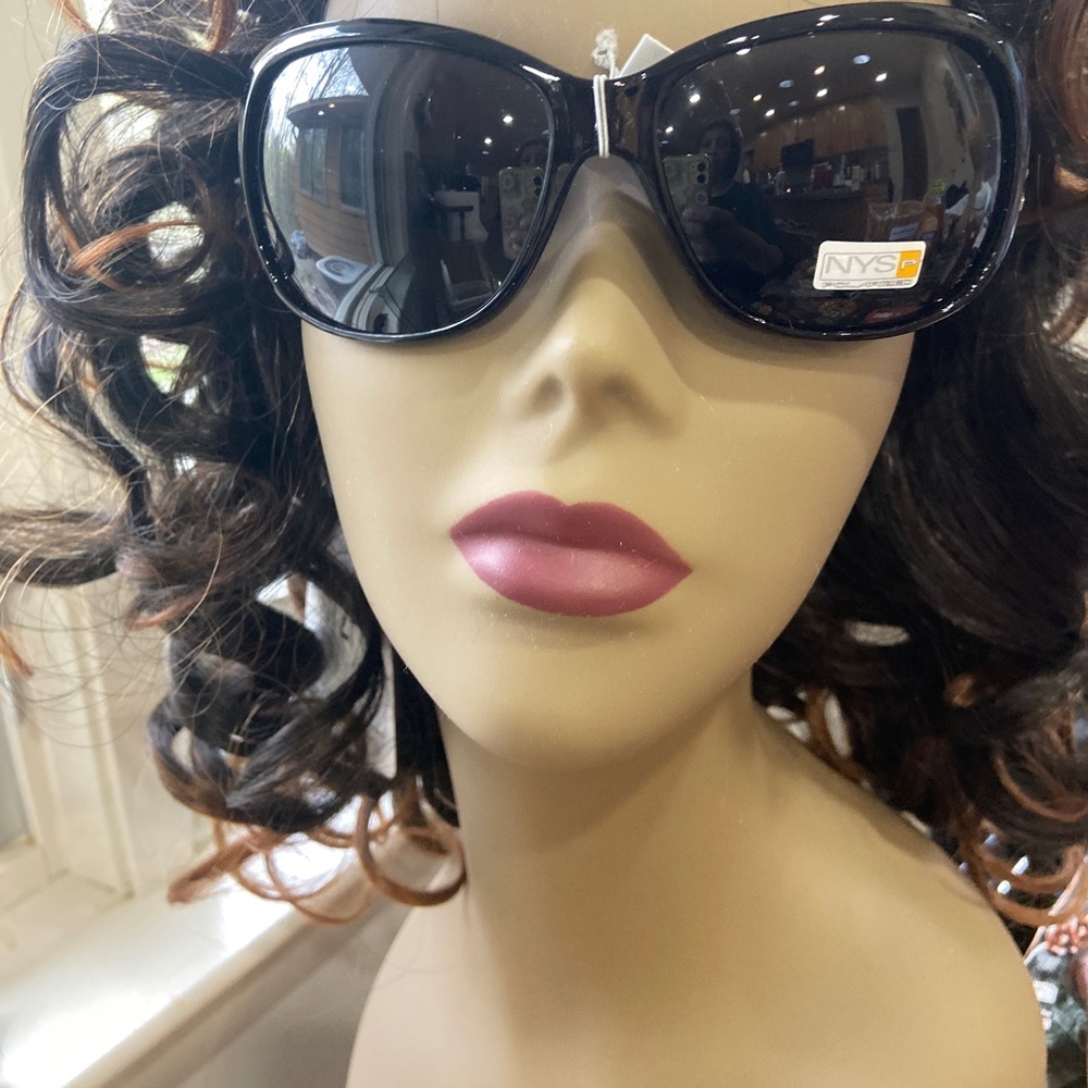 NWT   NYS polarized ladies oversized square sunglasses. black black lens. Silver